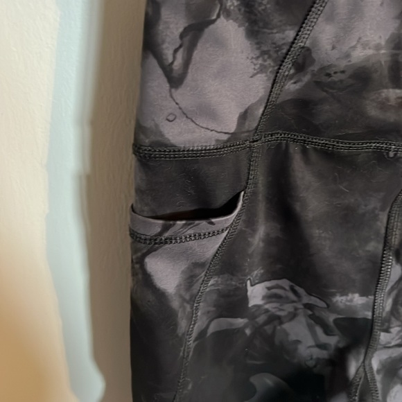 All In Motion Biker Shorts with pockets - Picture 4 of 5